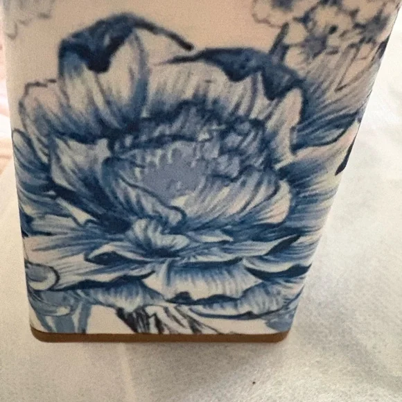 Betsey Johnson Blue Floral Women's Shoes New in original packaging - Picture 10 of 16